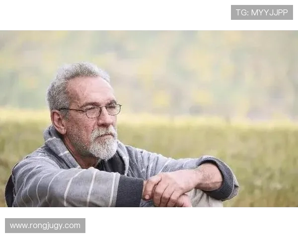 90 岁奶奶连追梅西多场！举牌：年龄只是数字