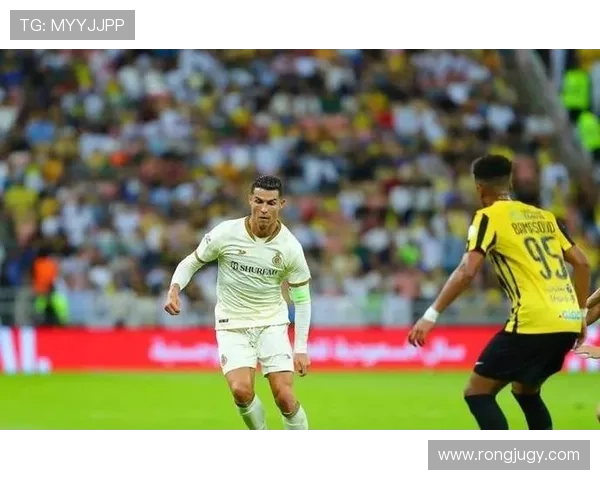 罗马诺确认！杜兰租借费内巴切交易达成，即将亮相伊斯坦布尔